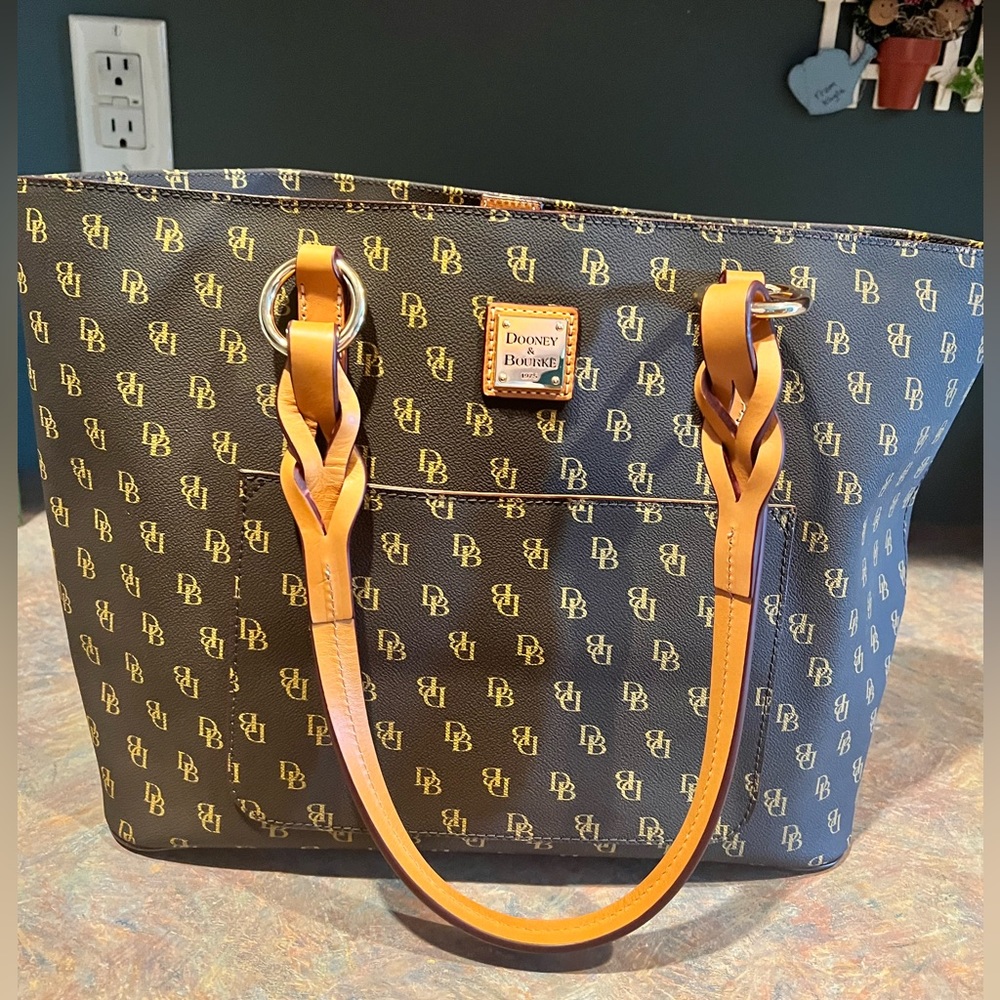 Dooney & Bourke large tote bag